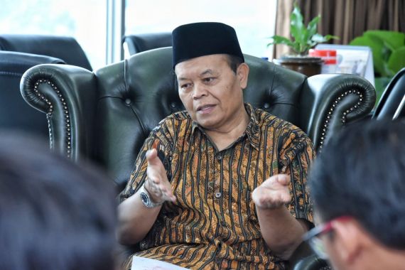 HNW Minta Jokowi Tegas Menolak, Bukan Membiarkan Isu Liar Ini Terus Bergulir - JPNN.COM