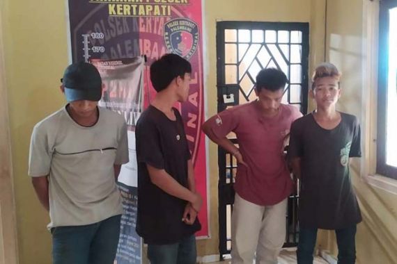 4 Pemuda Ini sudah Ditangkap setelah Aksi Mereka Viral, Lihat, Mungkin Anda Kenal? - JPNN.COM