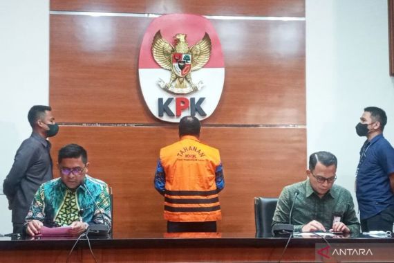 Kasus Korupsi Gereja Kingmi, KPK Tahan Anak Buah Bupati Mimika - JPNN.COM