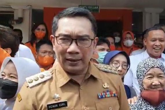 Jawa Barat Tak Butuh Beras Impor, Ridwan Kamil Beri Peringatan buat Kepala Daerah - JPNN.COM