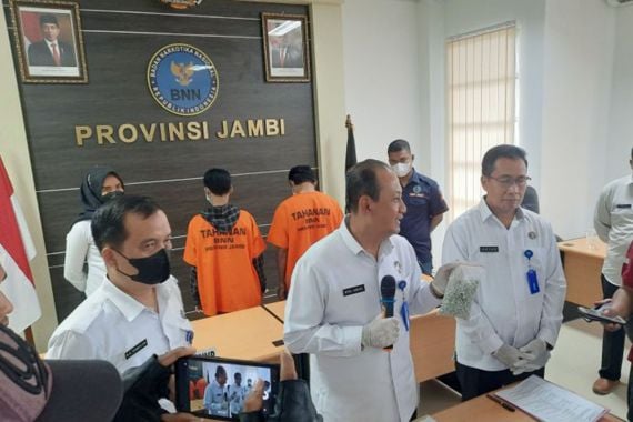 Brigjen Wisnu Ungkap Pengakuan 2 Kurir Ekstasi Seharga Rp 5 Miliar yang Ditangkap di Jambi - JPNN.COM