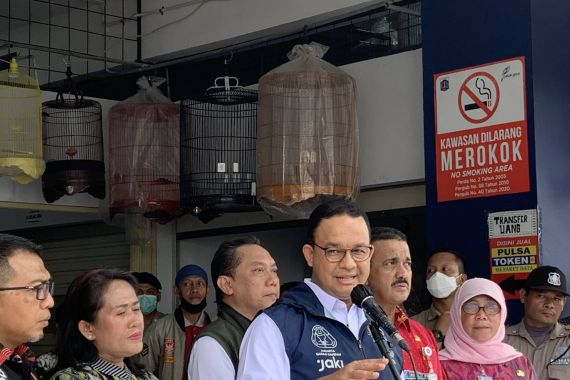Anies Bangun 583 Sumur Resapan di Komplek Pasar Induk Cipinang - JPNN.COM