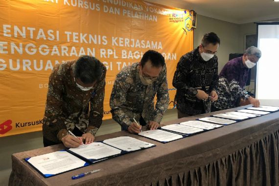 Kemendikbudristek Beri Kesempatan Lulusan Lembaga Kursus Kuliah, Langsung Loncat Semester  - JPNN.COM