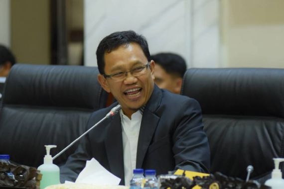 Mayoritas Fraksi di Komisi XI DPR Mendukung Kenaikan Cukai Rokok 2023 - JPNN.COM