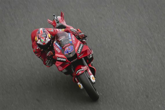 FP1 MotoGP Jepang Penuh Drama, Bastianini Bergulingan, Komentator Sebut Indonesia - JPNN.COM