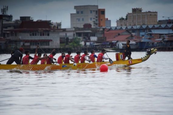 Festival Dragon Boat Memeriahkan Pesona Kulminasi 2022 - JPNN.COM