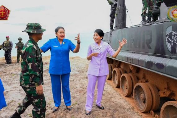Istri Jenderal Andika Perkasa Kagum dengan Alutsista TNI AL - JPNN.COM