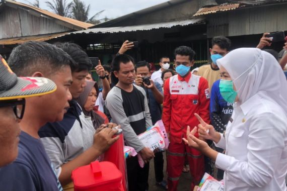 Sambangi Korban Kebakaran, Wawako Palembang Berikan Bantuan - JPNN.COM
