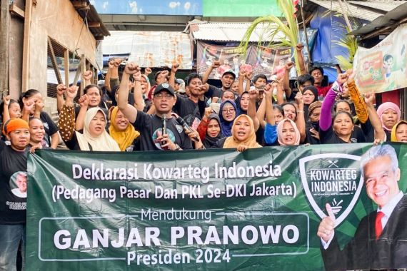 Komunitas Warteg, PKL, & Pedagang Pasar Kramat Jati Sepakat Dukung Ganjar di Pilpres 2024 - JPNN.COM