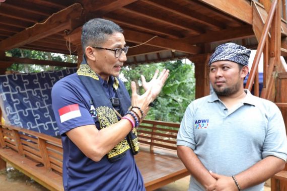 Pengelola Homestay di Sukabumi Takjub Lihat Sandiaga Uno Gercep Merespons Keluhannya - JPNN.COM