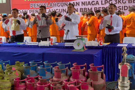 Anak Buah Irjen Iqbal Bergerak, Bongkar Penyelewengan LGP 3 Kg Bersubsidi - JPNN.COM