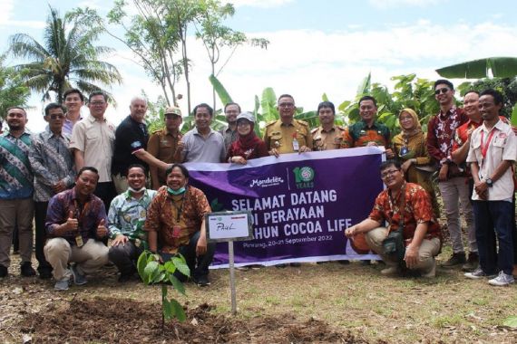 Mondelez Rayakan 10 Tahun Perjalanan Program Cocoa Life, Kementan Berpesan Begini - JPNN.COM