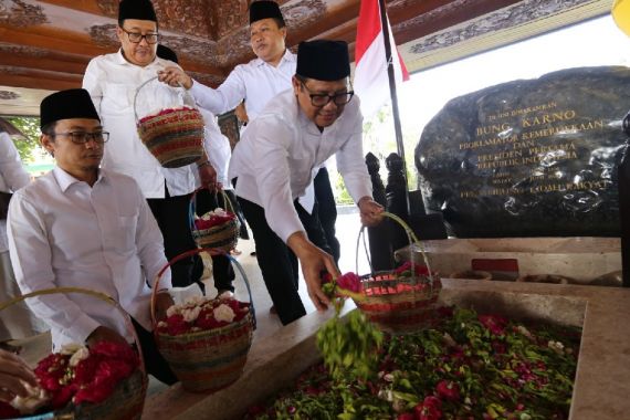 Gelar Ziarah Makam, Cak Imin Ingin Serap Semangat Juang Bung Karno  - JPNN.COM