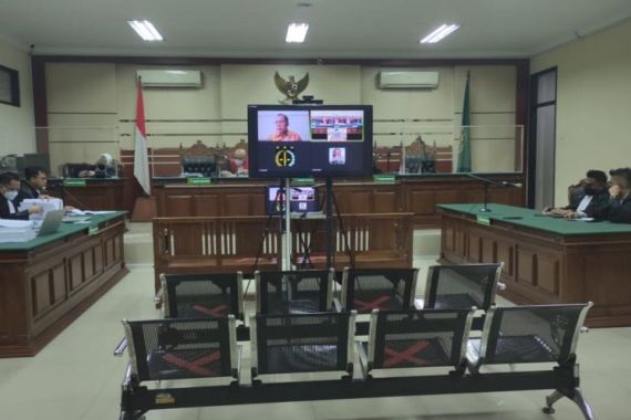 Terima Suap Pengamanan Perkara, Hakim Itong Isnaeni Dituntut Penjara Sebegini - JPNN.COM