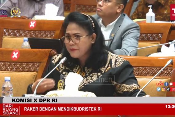 Anggota DPR Anita Jacoba kepada Nadiem: Sampai Hari Ini Banyak Guru PPPK Menangis - JPNN.COM