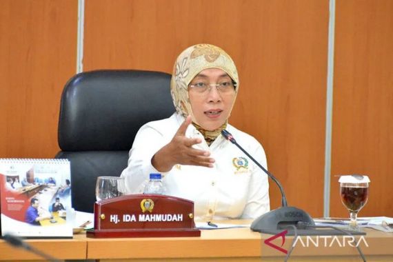 Anies Izinkan Warga Bangun Rumah 4 Lantai, PDIP: Mungkin Mengambil Hati Kalangan Menengah ke Atas - JPNN.COM