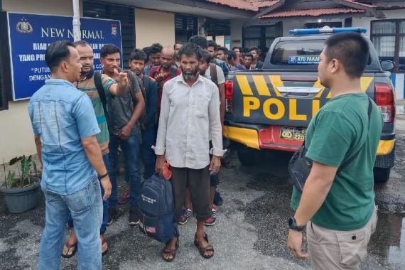 Polres Bengkalis Gagalkan Penyelundupan 43 WN Bangladesh dan 10 PMI ke Malaysia - JPNN.COM