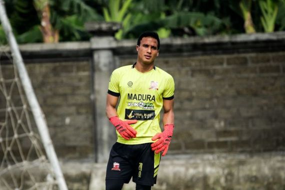 Kiper Asal Pekalongan Ini Masih Menantikan Kesempatan Bermain Reguler Bersama Bali United - JPNN.COM