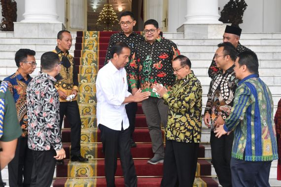 Akbar Tanjung dan KAHMI Temui Jokowi di Istana, Ada Apa? - JPNN.COM