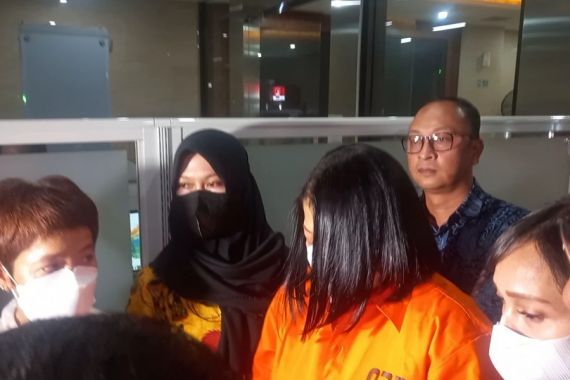 Putri Candrawathi Ditahan di Sini, Arman Hanis Ambil Perlengkapan - JPNN.COM