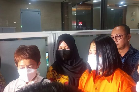 Putri Candrawathi Ditahan, Menangis Tersedu-sedu: Untuk Anak-Anakku Sayang - JPNN.COM