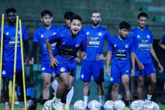 Arema vs Persebaya, Javier Roca: Bukan Cuma Taktik, tetapi Mental Juga - JPNN.COM