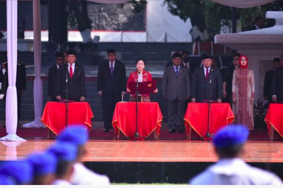 Puan Maharani Bacakan Ikrar Kesaktian Pancasila dengan Suara Lantang, Simak Selengkapnya - JPNN.COM