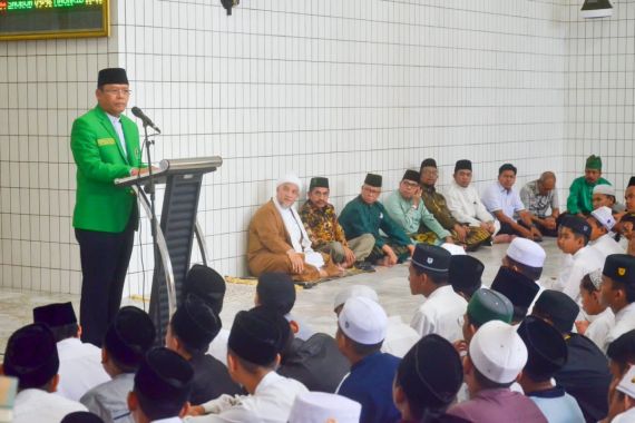 Kunjungi Ponpes Babussalam Pekanbaru, Plt Ketum PPP: Kami Minta Doa - JPNN.COM
