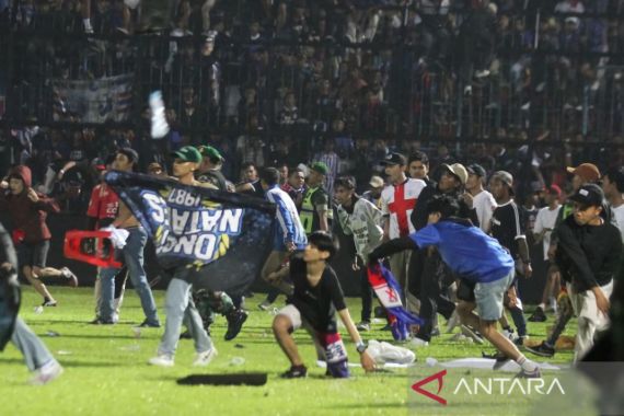 Arema vs Persebaya: 3 Dampak Serius Setelah Kerusuhan di Stadion Kanjuruhan - JPNN.COM