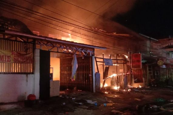 Kebakaran Warteg Hingga Kios di Jakarta Timur, Sebegini Kerugiannya, Ya Ampun - JPNN.COM