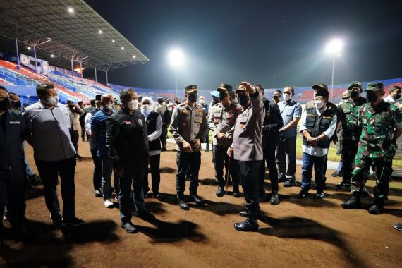 Briptu Fajar dan Brigadir Andik yang Gugur dalam Tragedi Kanjuruhan Naik Pangkat - JPNN.COM