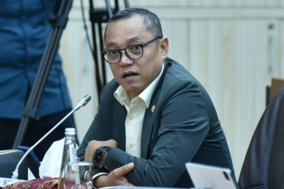 DPR Peringatkan Kemitraan Indonesia-Inggris Harus Tetap Perhatikan Lingkungan - JPNN.COM