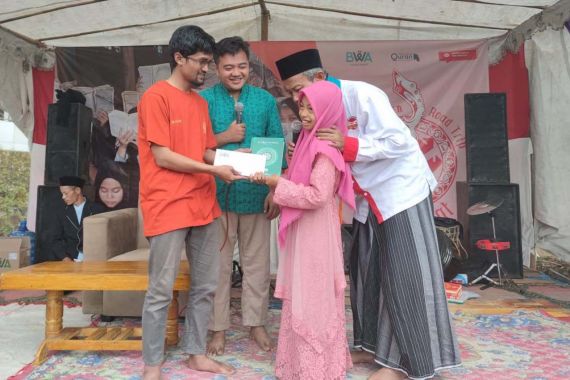 BWA Distribusikan Puluhan Ribu Al-Qur'an di Pelosok Jawa Barat - JPNN.COM