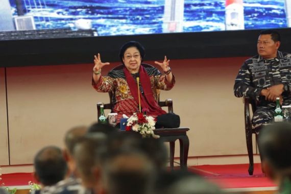 Megawati Usul Jokowi Kumpulkan 3 Matra TNI Bahas Postur Pertahanan dengan Cara Pandang Geopolitik - JPNN.COM