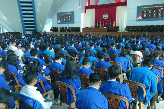 Sebelum Terjun ke Lokasi KKN, 963 Mahasiswa Unima Dapat Bekal Literasi Digital  - JPNN.COM