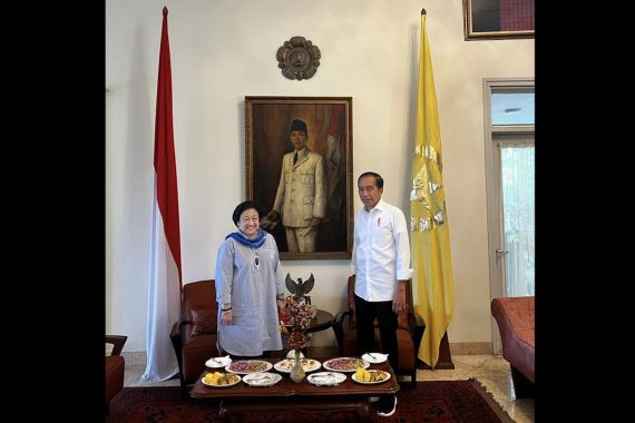 Bu Mega dan Pak Jokowi Bertemu Berdua, Ada Omongan soal Pemilu - JPNN.COM