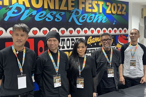 Cokelat Tampil Mengharukan di Synchronize Fest 2022 - JPNN.COM