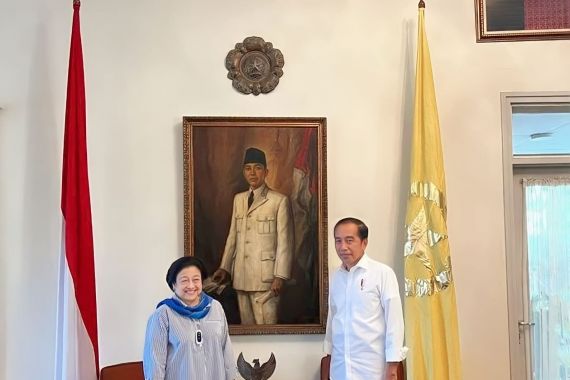 Jokowi-Mega Bertemu Setelah Puan-Airlangga Jalan Sehat Bersama, Pertanda Apa ya? - JPNN.COM