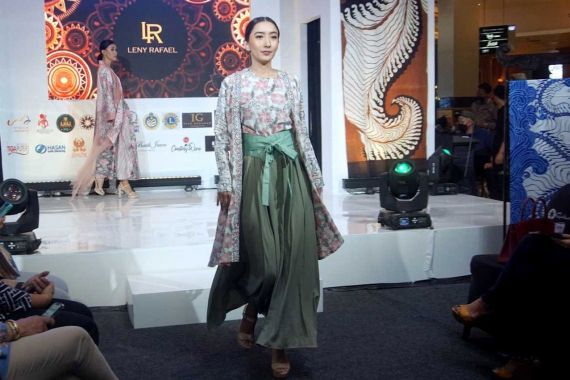 Gandeng WOU Batik, Leny Rafael Siap Sambut Tren Fesyen 2023 - JPNN.COM