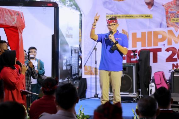 Buka Sentral Oleh-oleh Makassar, Sandiaga Uno Hidupkan Kembali UMKM Sulsel - JPNN.COM