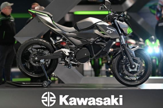 Kawasaki Memamerkan 2 Purwarupa Motor Listrik di Intermot 2022 - JPNN.COM