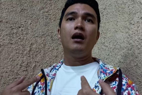 3 Berita Artis Terheboh: Rezky Dituntut Nafkahi Anak Rp 7,5 Miliar, Aldi Taher Bikin Lagu - JPNN.COM