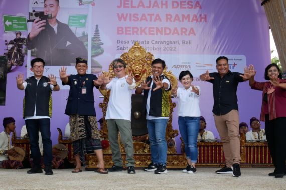 Adira Finance Resmikan Carangsari Bali sebagai Desa Wisata Ramah Berkendara - JPNN.COM