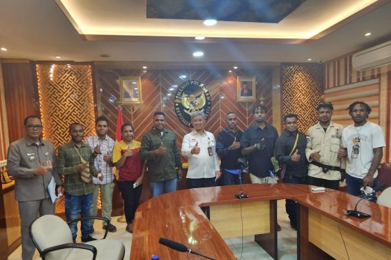 Mahasiswa Papua Desak Pemerintah Segera Tangkap Lukas Enembe - JPNN.COM