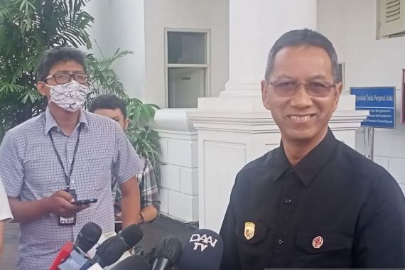 Heru Bantah Kunker Jokowi ke Jatim Batal karena Pesawat Kepresidenan Rusak - JPNN.COM