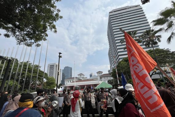 Jelang Lengser, Anies Didemo Warga, Dianggap Tak Mampu Selesaikan 9 Masalah Jakarta - JPNN.COM
