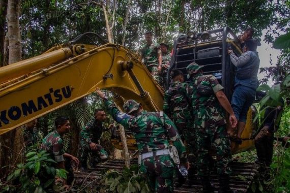 2 Perambah Hutan Giam Siak Kecil Ditangap Tim Gabungan KLHK, Pemodal Diburu - JPNN.COM