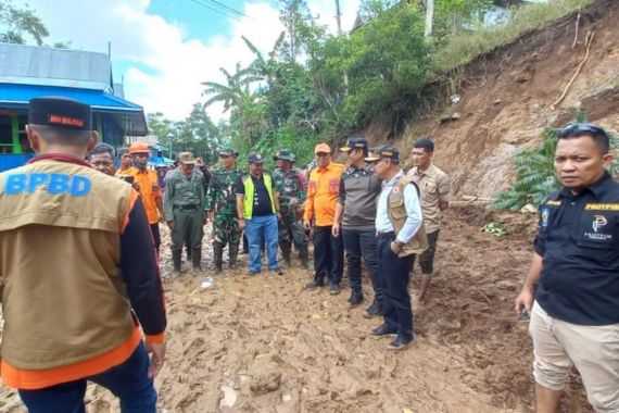 Longsor di Jeneponto, 2 Korban Ditemukan Meninggal Dunia, 1 Masih Hilang - JPNN.COM