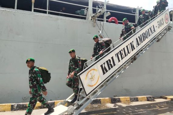 KRI Teluk Amboina-503 Debarkasi Pasukan Purnatugas Satgas Timor Leste - JPNN.COM