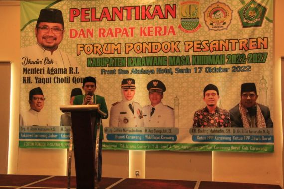 Ketua FPP Karawang: Pesantren Garda Terdepan Pendidikan Akidah dan Akhlak - JPNN.COM